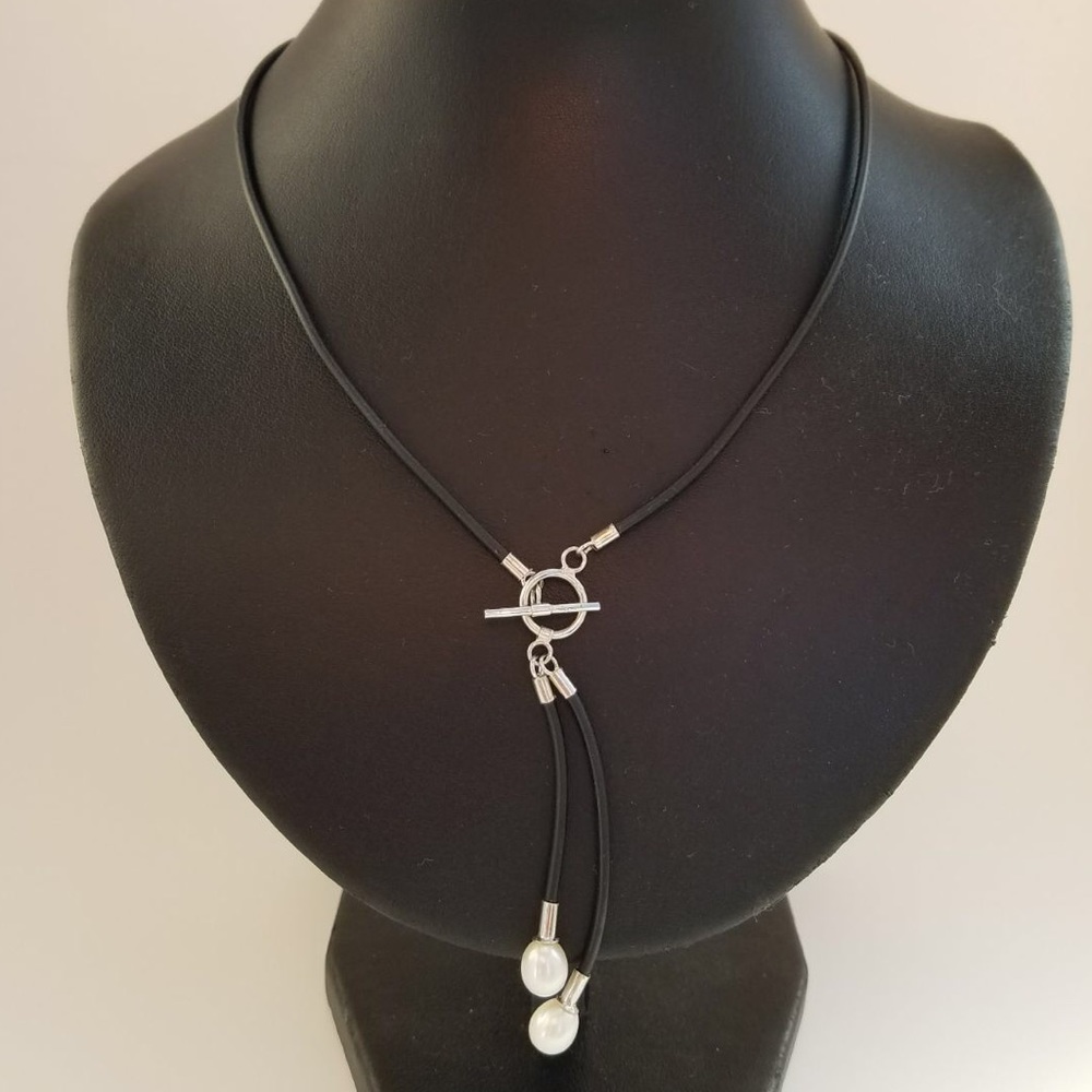 💦Teardrop Pearl Necklace on Leather Cord💦